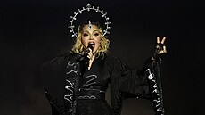 Madonna v rámci turné Celebration vystoupila na brazilské plái Copacabana. Na...