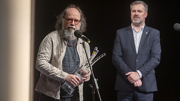 Cenu Martina Porubjaka na zlínském divadelním festivalu Setkání Stretnutie získal režisér Dodo Gombár. (květen 2024)