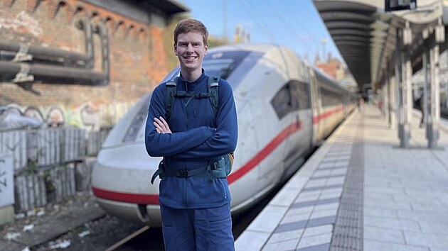 Planetu Zemi by už vlakem obkroužil dvanáctkrát, po kolejích nacestoval přes půl milionu kilometrů. Téměř výhradně se ale drží německé železnice.