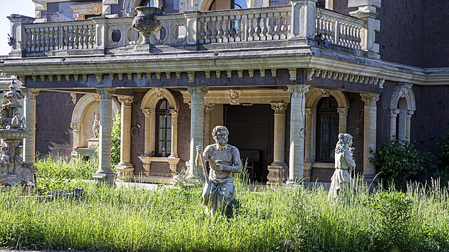 Vila ve stylu podnikatelského baroka nedaleko Brna získala novou majitelku. (2024)