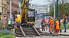 Zaátek rekonstrukních prací na tramvajové trati v centru Plzn, na míst...