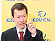Tlumoník a pekladatel Hayato Okamura kandiduje v senátních volbách za KDU-SL.