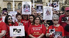 Kampa ve Velké Británii za odkodnní obtem skandálu s infikovanou krví (19....