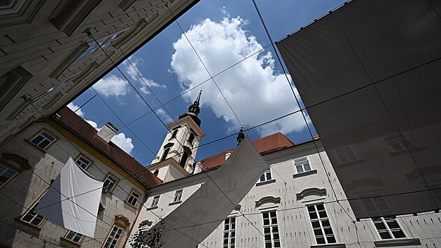 Po rekonstrukci přízemí a nádvoří za téměř 100 milionů korun se znovu otevírá Místodržitelský palác v Brně.