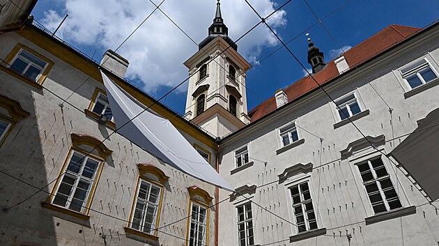 Po rekonstrukci přízemí a nádvoří za téměř 100 milionů korun se znovu otevírá Místodržitelský palác v Brně.