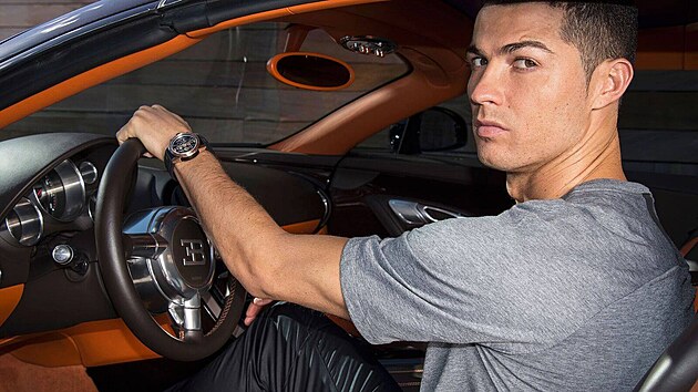 Cristiano Ronaldo za volantem svého Bugatti Veyron Grand Sport Vitesse