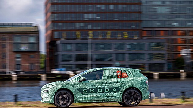 Maskovaný prototyp elektrické Škody Elroq