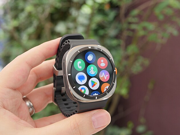 Samsung Galaxy Watch 7 a Watch Ultra