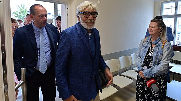 Otevření nových onkologických ambulancí v pavilonu N Karlovarské krajské nemocnice se zúčastnil i prezident filmového festivalu Jiří Bartoška. (2. července 2024)