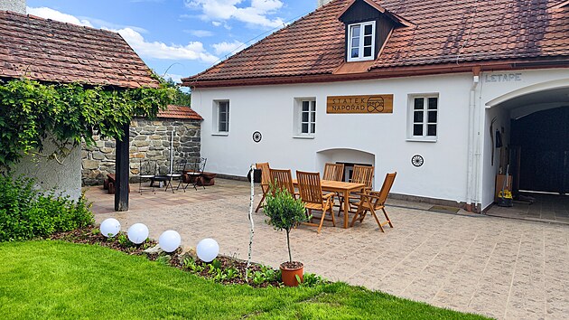 Zpěvák a skladatel Pavel Callta si pořídil statek (2024)