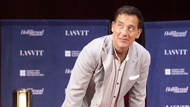 Britský herec Clive Owen během debaty KVIFFTalks v Císařských lázních (5. července 2024).