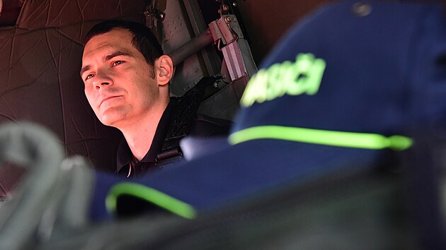 Čeští hasiči se vydali na pomoc Bulharsku, kde se ve Starozagorské oblasti šíří rozsáhlé požáry. Dva vrtulníky odletěly ve středu ráno. (17. července 2024)