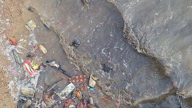 Východní pobřeží ostrovů ve Středozemním moři mají štěstí. Díky převládajícímu proudění patří k těm méně znečištěným.