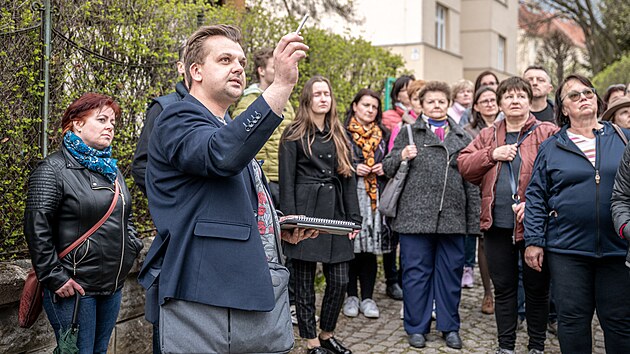 Průvodce Marek Skřivánek při výkladu