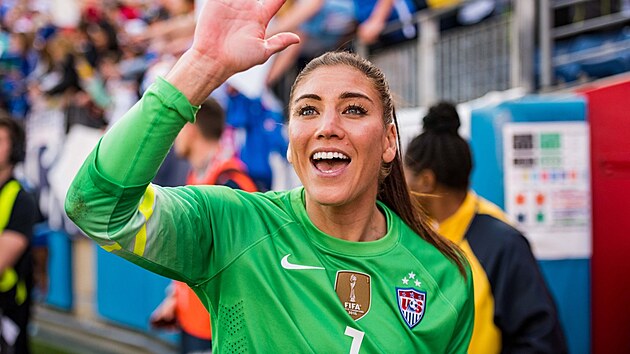 Fotbalistka Hope Solová