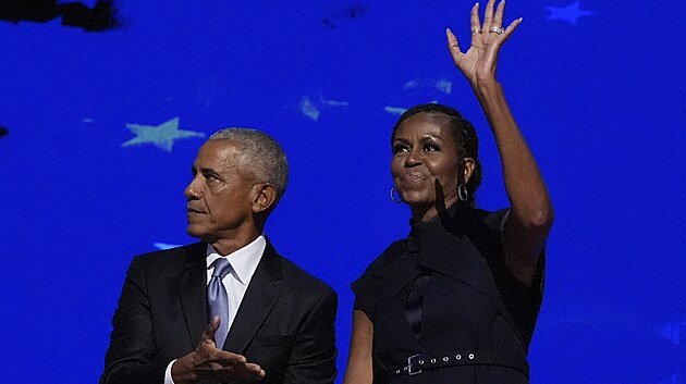 Bývalý prezident Barack Obama s manželkou Michelle Obamovou během Národního sjezdu Demokratické strany (20. srpna 2024)
