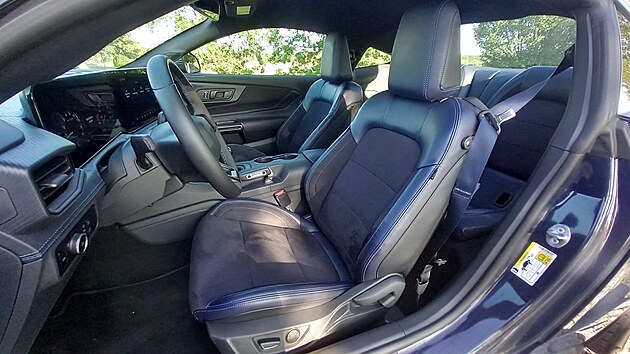 Ford Mustang Dark Horse