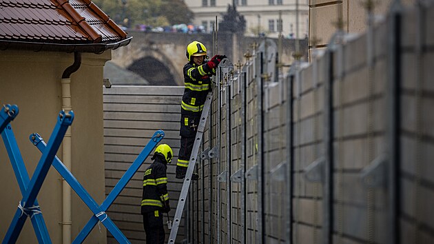 Přípravy na velkou vodu v Praze. (13. září 2024)