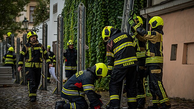 Přípravy na velkou vodu v Praze. (13. září 2024)