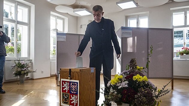 Předseda hnutí ANO Andrej Babiš odvolil v druhém kole senátních voleb. (28. září 2024)