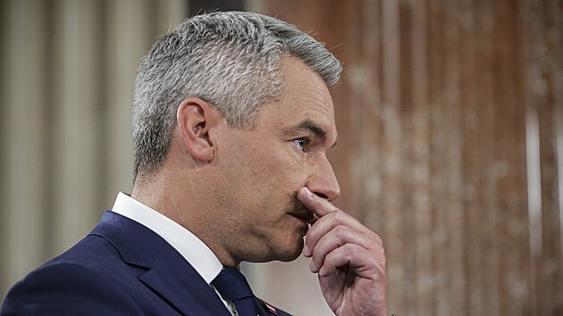 Porážku a vítězství Svobodných ve volbách uznal i rakouský lidovecký kancléř Karl Nehammer. (29. září 2024)