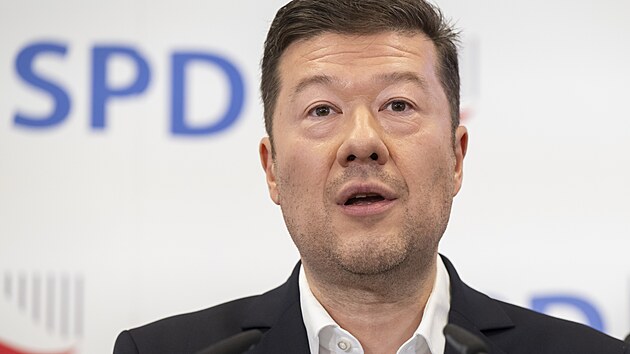 V krajích se nyní SPD a její spojenci chtějí zaměřit na práci pro lidi. „Kraje trápí řada problémů. Jsou tam nedostupné zdravotní služby, pohotovosti, je tam málo pediatrů, jsou problémy s opravou silnic II. a III. třídy, sociální pracovníci jsou špatně zaplaceni, je málo míst v domovech důchodců, zhoršuje se tam bezpečnost,“ vyjmenoval Tomio Okamura nejpalčivější věci, kterým se jeho zastupitelé budou věnovat.