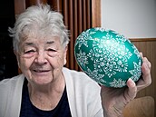 Plzeňanka Marie Kučerová si v důchodu našla zálibu v malování kraslic. (2.... Plzeňanka Marie Kučerová si v důchodu našla zálibu v malování kraslic. (2....