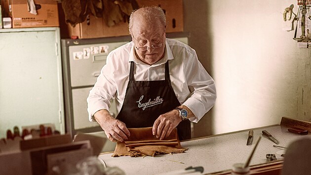 „Zádrhel? Asi úplně všechno. Jediné, co jsme měli, byli lidé, kteří uměli rukavice ušít,“ říká Tomáš Kopečný.