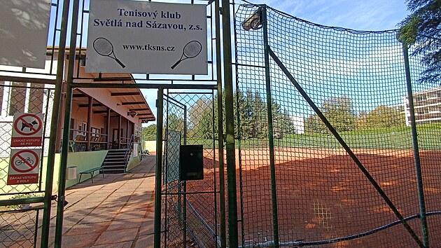 Tenisový areál ve Světlé nad Sázavou čeká kompletní rekonstrukce. Město nechá obnovit nejen kurty, ale i klubovnu a zázemí.