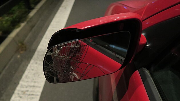 Dva opilí řidiči způsobili dvě dopravní nehody jen několik minut a metrů od sebe na karlovarském průtahu I/6 v Táborské ulici. (6. října 2024)