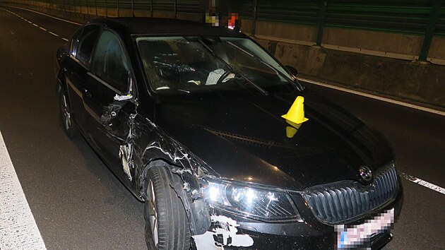 Dva opilí řidiči způsobili dvě dopravní nehody jen několik minut a metrů od sebe na karlovarském průtahu I/6 v Táborské ulici. (6. října 2024)