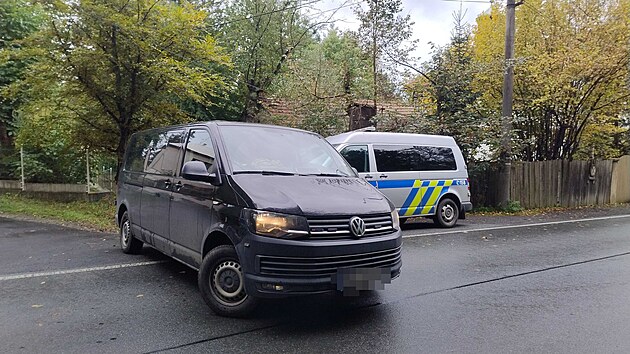 Policisté prověřují násilný trestný čin v Plzni. V souvislosti s tím momentálně intenzivně pátrají po možném podezřelém muži – Jiřím Hájkovi. (11. října 2024)