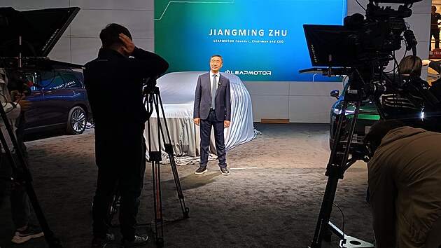 Pařížský autosalon 2024 - přípravy před zahájením (neděle 13. října 2024)