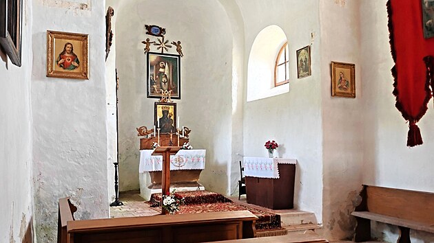 Kostelík svatého Václava v Dolním Čepí pochází ze 13. století. Je navíc jedním z mála svatostánků, který ve své historii prodělal pouze nepatrné stavební úpravy.