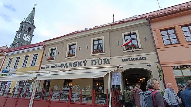 Odhalení pamětních desek na Panském domě v centru Chotěboře.