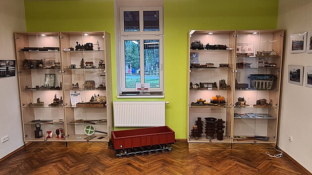 Pavla Hozu baví železniční modelářství v podstatě celý život. Jeho modely je možné až do března vidět také v rámci výstavy v Merklíně.