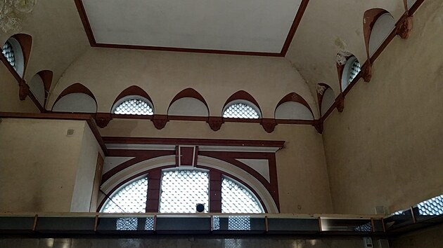 V pátek zahájená rekonstrukce nádraží na plzeňském Jižním Předměstí je nutná, protože do budovy zatéká. (11. října 2024)