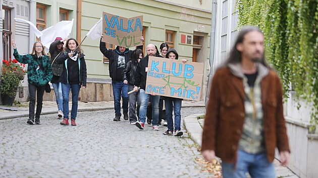V centru Jihlavy se konalo natáčení videoklipu k jedné ze skladeb deathmetalové skupiny Parricide. (19. října 2024)