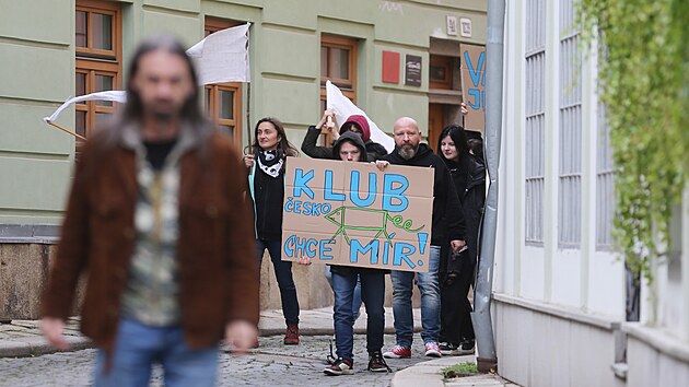 V centru Jihlavy se konalo natáčení videoklipu k jedné ze skladeb deathmetalové skupiny Parricide. (19. října 2024)