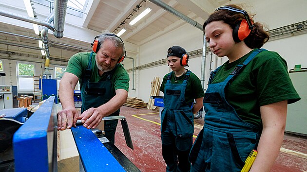 Do prvního ročníku na SOŠ Jarov nastoupilo i několik dívek.