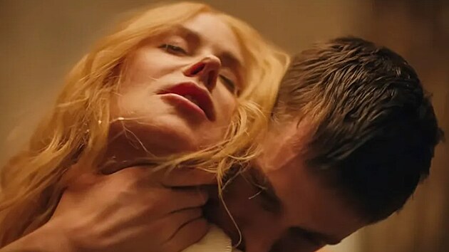Nicole Kidmanová a Harris Dickinson ve filmu Babygirl (2024)