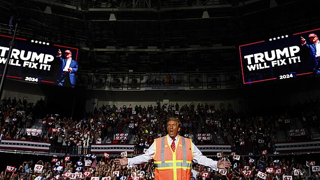 Donald Trump během kampaně ve Wisconsinu (30. října 2024)