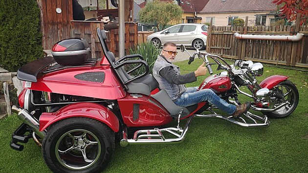 Motorkáři z Rudy pomáhali po povodni.