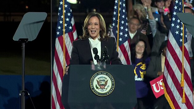 Je to člověk posedlý odplatou, varovala před Trumpem na shromáždění Harrisová