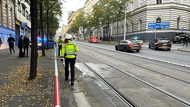 Tramvaj v Ječné ulici srazila dva chodce. (1. listopadu 2024)