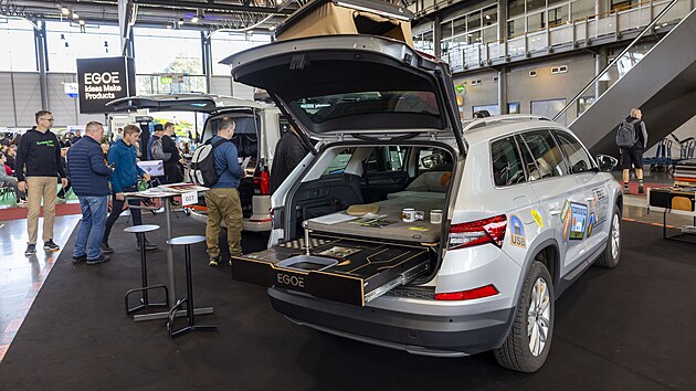 Ve výstavní hale Travel Adventure je velký výběr autostanů i příslušenství pro vlastní konstrukci vestaveb do kombíků, SUV a dodávek.