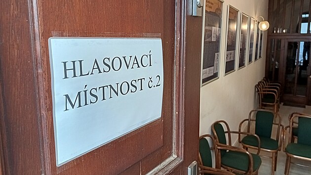 Občané Počátek v referendu hlasují, zda jsou pro výstavbu větrných elektráren. Město několik nabídek od investorů dostalo, s vybraným uchazečem ladí podmínky smlouvy. Pokud lidé větrníky odmítnou, na dva se celá záležitost zastaví.