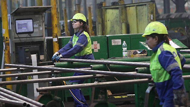 Zpátky na šichtě. Sedm stovek zaměstnanců rourovny ostravské huti Liberty má zase plné ruce práce. Provoz se podařilo obnovit. (7. listopadu 2024)