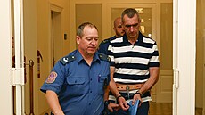 Obžalovaný Ukrajinec z vraždy z roku1999 Mychajl Poljanskyj u soudu. Obžalovaný Ukrajinec z vraždy z roku1999 Mychajl Poljanskyj u soudu.