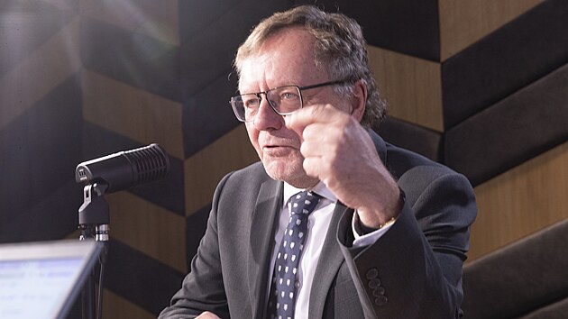 Hostem pořadu Rozstřel je Miloslav Kala, prezident NKÚ.